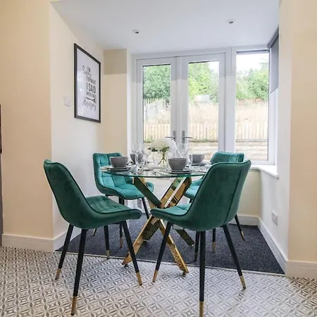 Modern 3 Bed, Contractors Welcome, Bradford Bradford  Exterior photo