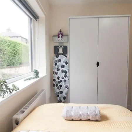 Modern 3 Bed, Contractors Welcome, Bradford Bradford  Exterior photo