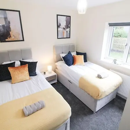 Modern 3 Bed, Contractors Welcome, Bradford Bradford  Exterior photo