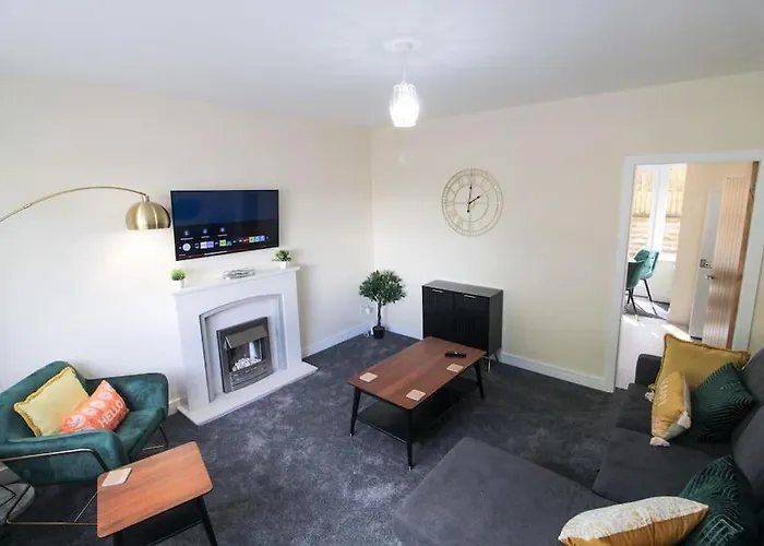 Modern 3 Bed, Contractors Welcome, Bradford