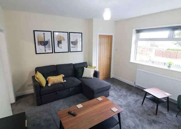 Modern 3 Bed, Contractors Welcome, Bradford