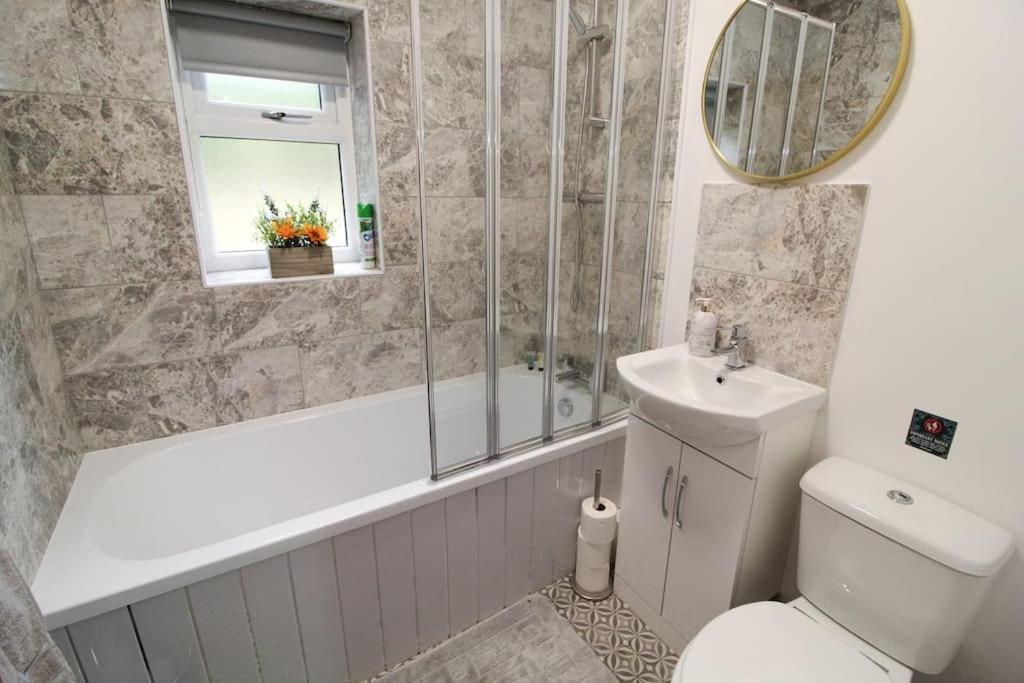 Modern 3 Bed, Contractors Welcome, Bradford Bradford (West Yorkshire)