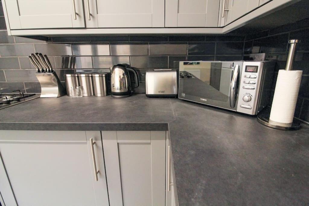 Holiday home Modern 3 Bed, Contractors Welcome, Bradford