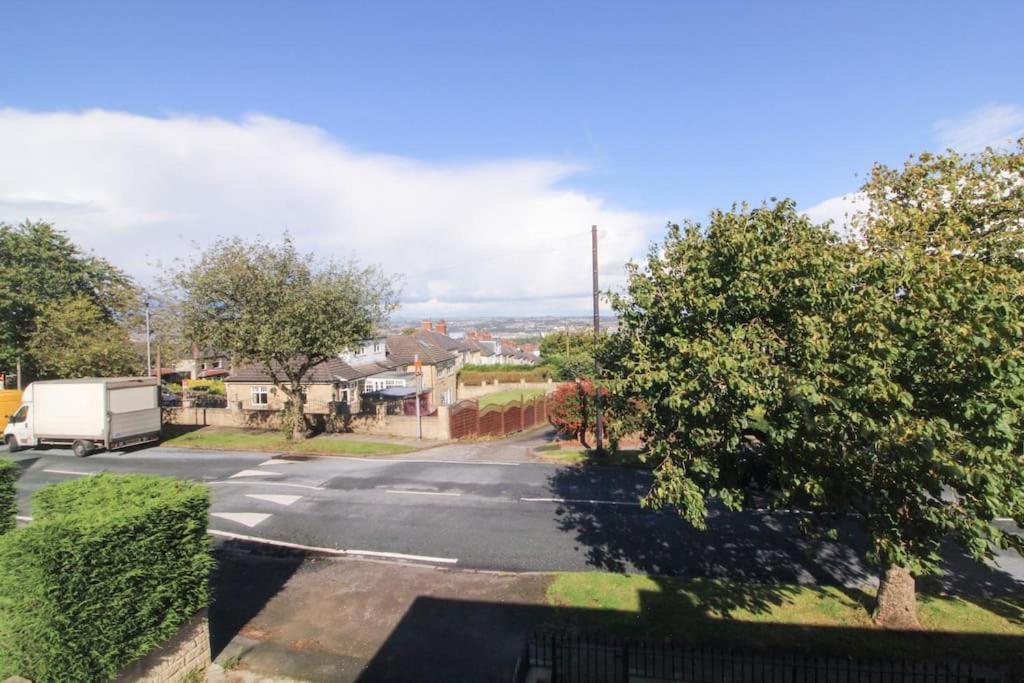 Modern 3 Bed, Contractors Welcome, Bradford