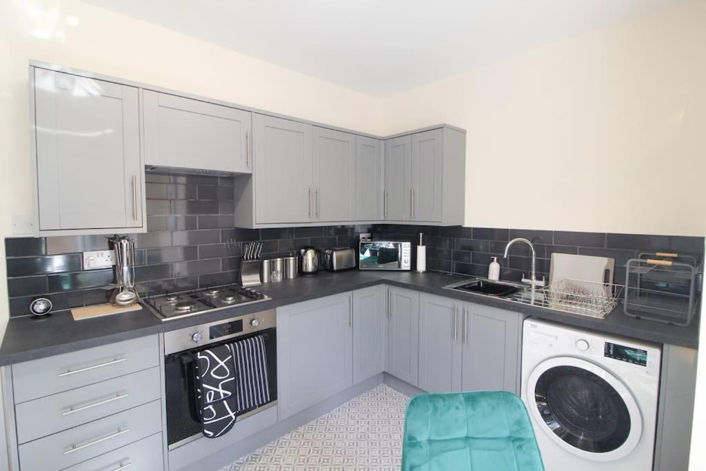 Modern 3 Bed, Contractors Welcome, Bradford Holiday home Bradford (West Yorkshire)