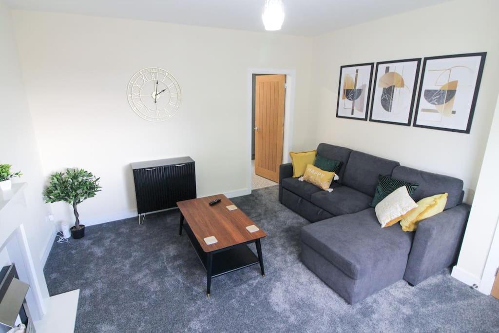 Modern 3 Bed, Contractors Welcome, Bradford *