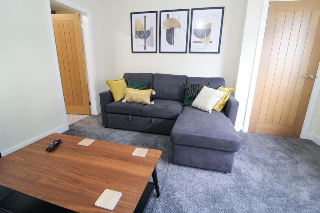 Modern 3 Bed, Contractors Welcome, Bradford Bradford (West Yorkshire)