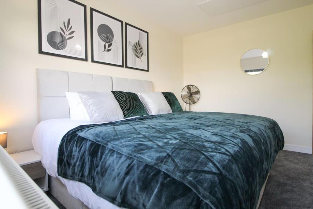 Modern 3 Bed, Contractors Welcome, Bradford